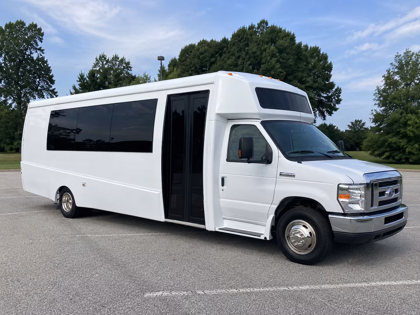 milford 18 passenger party bus